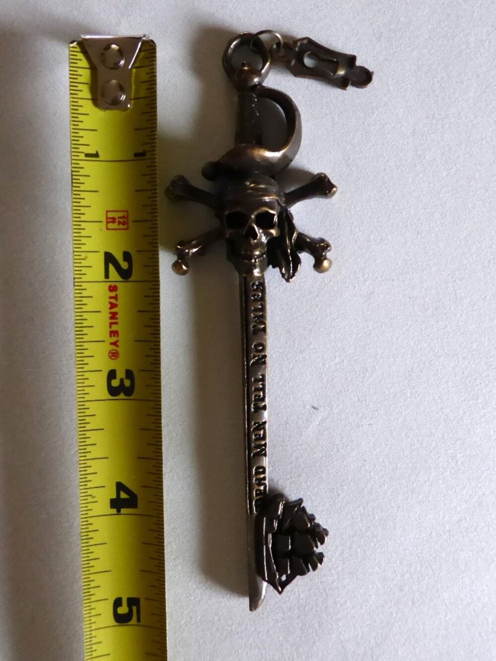 NEW VINTAGE DISNEY MAGIC KEY COLLECTION PIRATES CARIBBEAN METAL SKELETON KEY - Picture 7 of 15